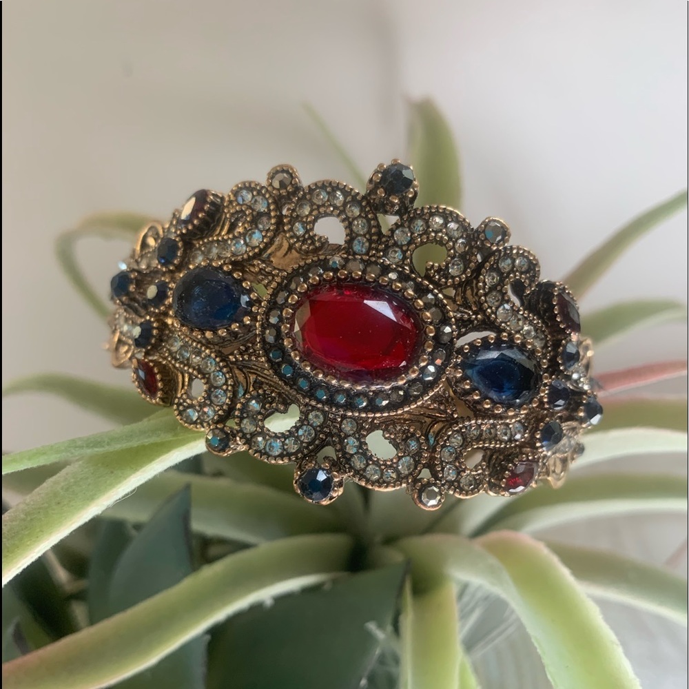 Visson Vintage Hinged Bracelet
